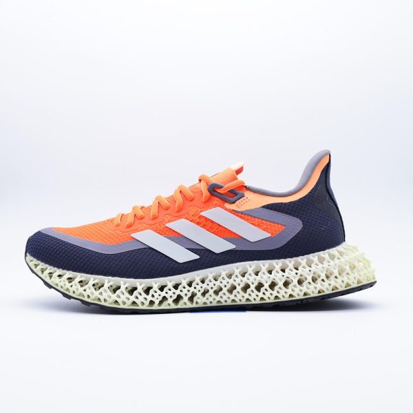 Tenis Adidas 4DFWD para hombre. Silueta de running con tejido Primeknit naranja y azul marino sobre una revolucionaria mediasuela impresa en 3D.